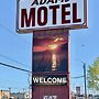 Adams Motel