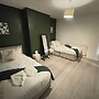 Cosy Contractor Stay-Sleeps 4