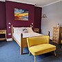 Room-comfortable and Spacious Double En-