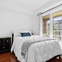Contemporary 3BR Townhouse in Ajax Cozy Central