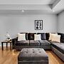 Cozy 3BR Home Parking Near Kitchener Attractions