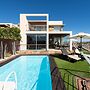 Lavish Villa Near Maspalomas Beach