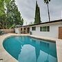 Private Pool & Patio: Luxe Encino Family Getaway