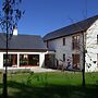 Large Detached Home to Sleep up to 10 People Just 5 Mins From Kenmare 