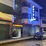 D CARDENAS HOTEL
