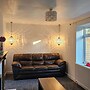 3-bed House in Newcastle Under Lyme, Free Parking
