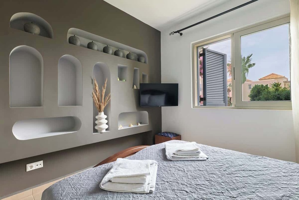 Villa Elias 1BR Upper Apt with Pool