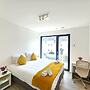 Stylish 3 BR with 2 terraces and parking