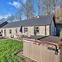 Cottage by Cardigan Bay With Hot Tub