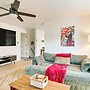 3 Mi to Downtown Youngstown: Apt w/ Deck!