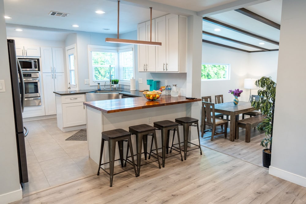 Upscale Upgraded Beautiful Spacious 3BR House in Encino Fully Renovate