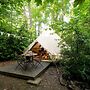 Woodland Pod Near Highclere Castle