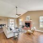 7 Mi to Dtwn Panama City: Family Home w/ Patio