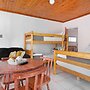 25 Jacaranda Lodge & Backpackers