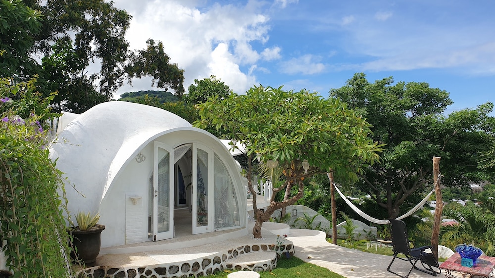 VistaMonti Private Villas