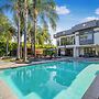 Louise Modern - Luxury Smart Estate in Encino w/ Pool, Gym & Spa