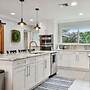Spacious 4 Bedroom Entire Home, Tampa, Fire Pit