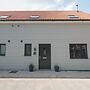 3 The Stables
