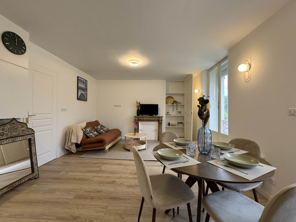 Stylish Stay in Central Le Mans