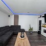 Spacious Retreat for 12 With Spa Option
