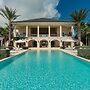 Oceanfront Luxury Villa With Amazing Staff