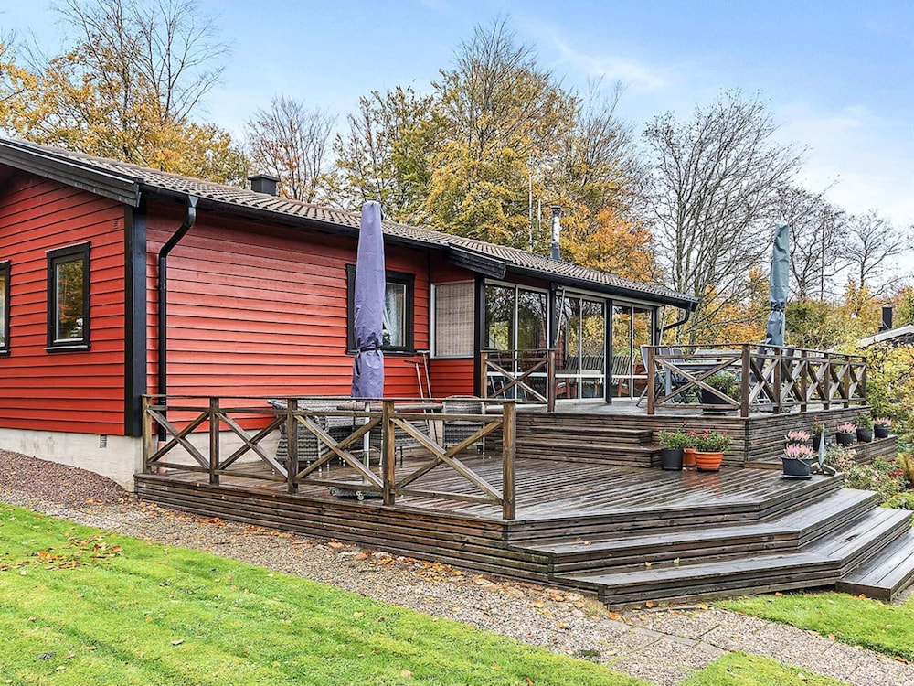 6 Person Holiday Home in Hjarnarp
