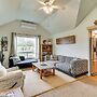 7 Mi to Dtwn Portland: Quiet Yet Central Home