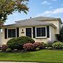 Modern Retreat With Private Pool & Yard 3 Bedroom Home