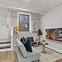 Sleek and Cozy 1BR Apartment - Hartrey G