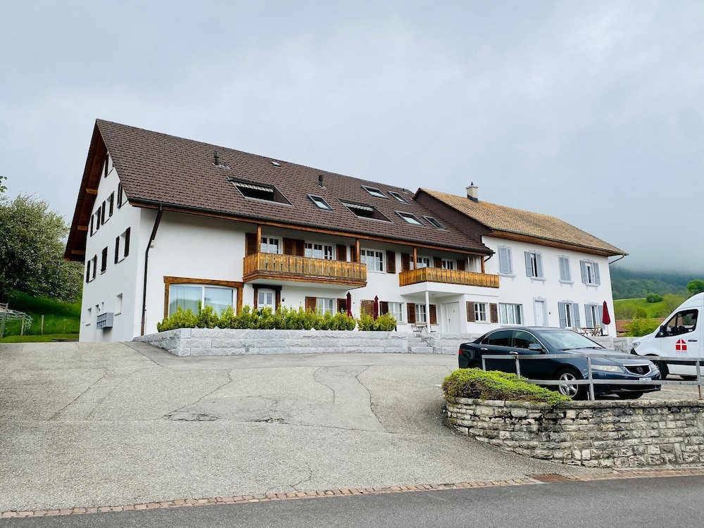 ZIMMERzuVERMIETEN.ch Günsberg
