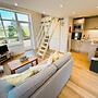 Honey Bee Cottage, Tiny House, Welshpool