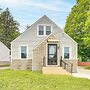 3 Mi to Dtwn Youngstown & Ysu: Family Home w/ Yard