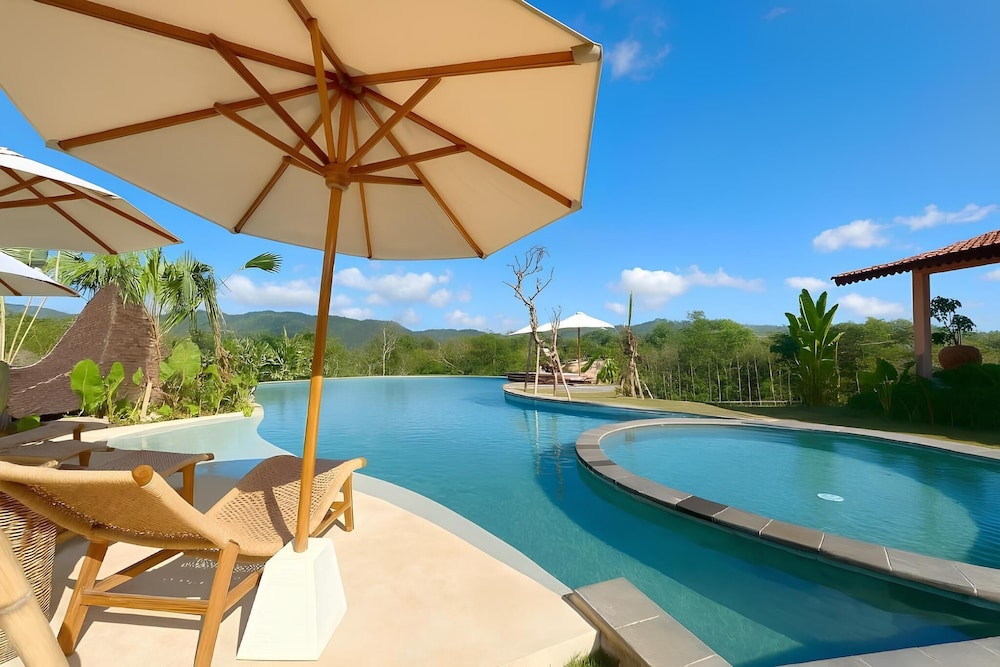 Tebola Joglo Villas