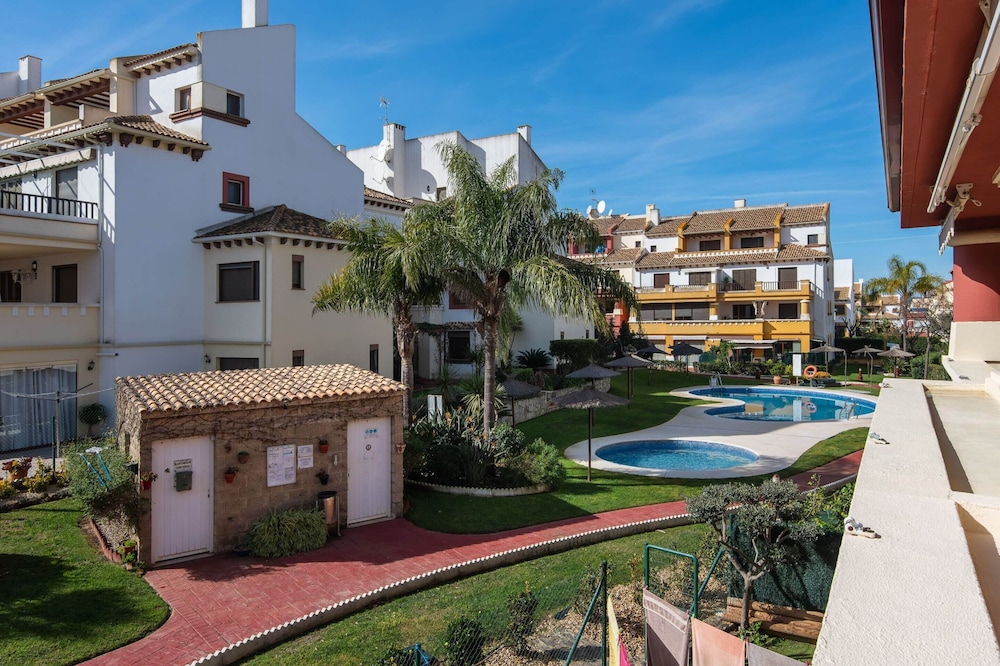 Family Oasis Near Golf & Beach