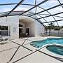 Sunny Private Pool & Spa & Fenced Yard. Nr Parks