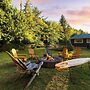 Lodge at Deception Pass by Avantstay Trails, Hot Tub, Walk to Cornet B
