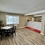 Econo Lodge Inn & Suites
