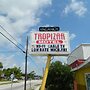 Tropizar Motel