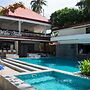 White House Beach Resort