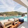 Head over Hills Luxury Retreat