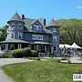Castle Manor Inn