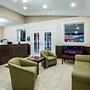 Super 8 by Wyndham Smoky Lake