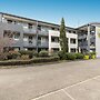 B&B HOTEL Toulouse Cité de l'Espace Mouchotte