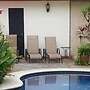 Hotel La Guaria Inn & Suites