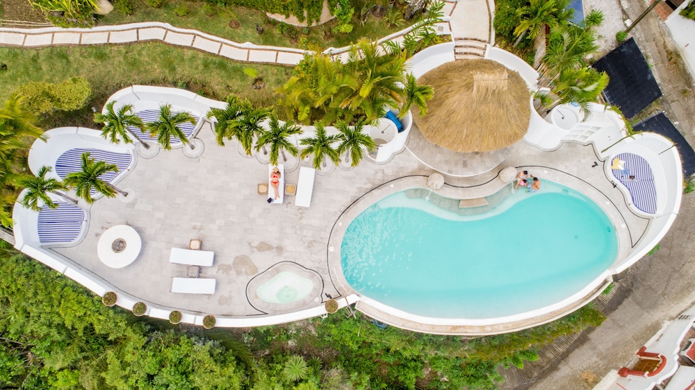 Tzampoc Resort