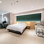 TheWall Hotel