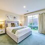 StayAU Family Retreat w/Pool Table in Cranbourne