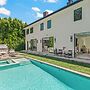 Casa Leona - Modern Masterpiece Behind Private Gates w/ Pool & Chef's 
