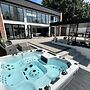 5 Bed Villa-sleeps 10-hot Tub-bar & Pool Table