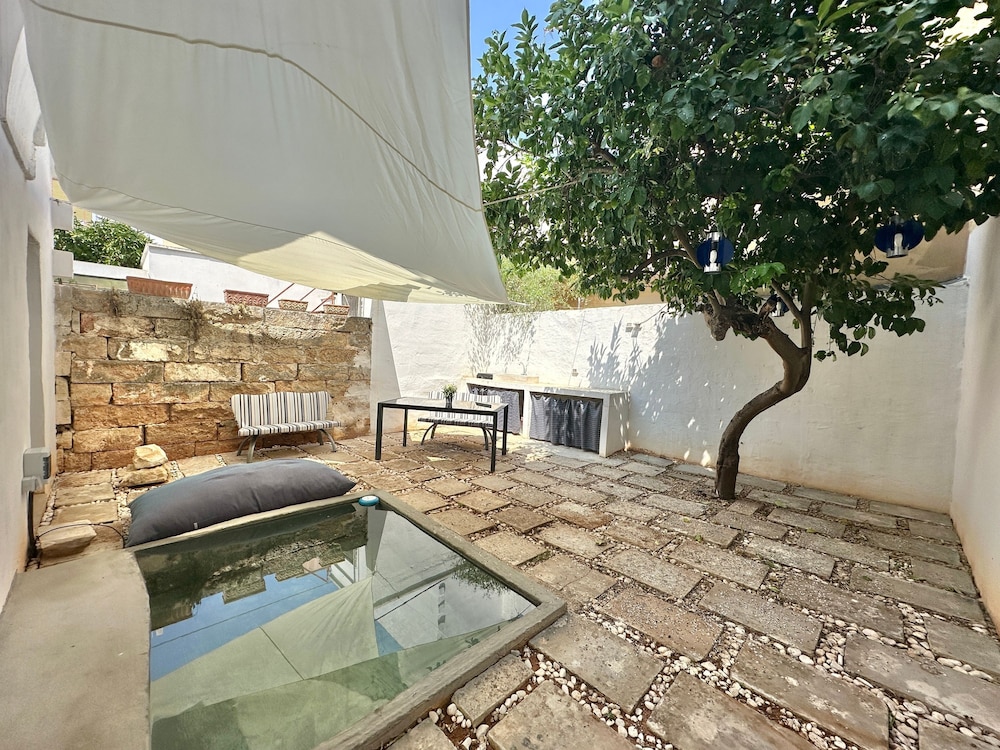 Lu Parmientu With 1 Bedrooms and 1 Bathrooms